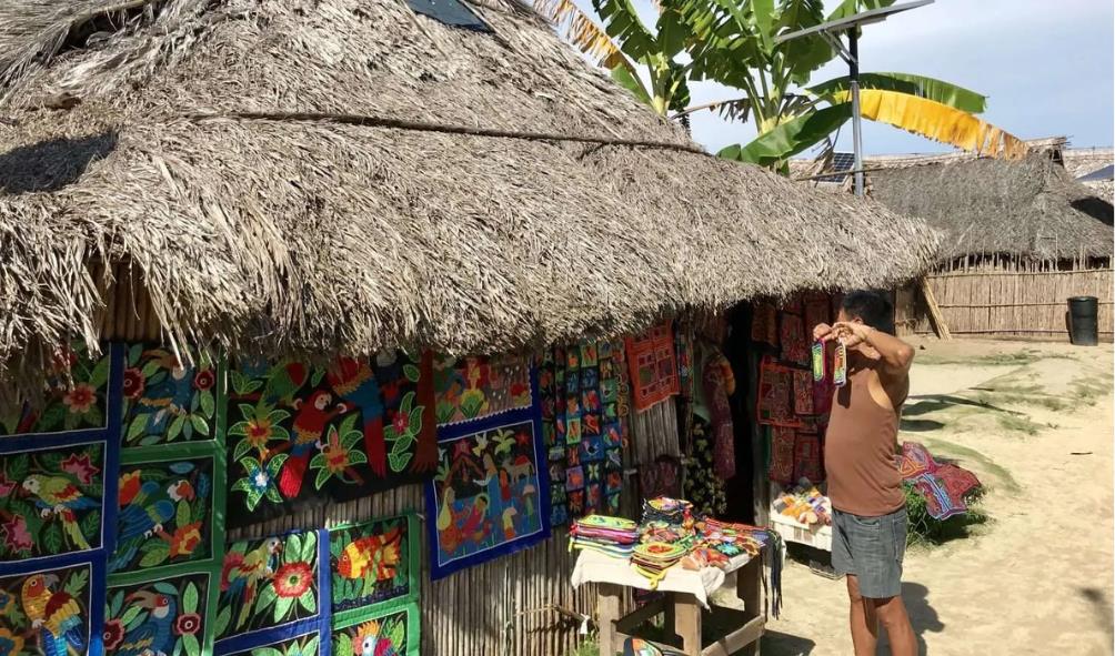 El Porvenir settlement history