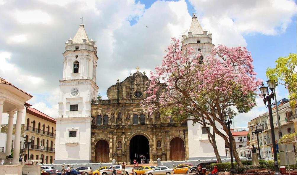 Panama coastal living 